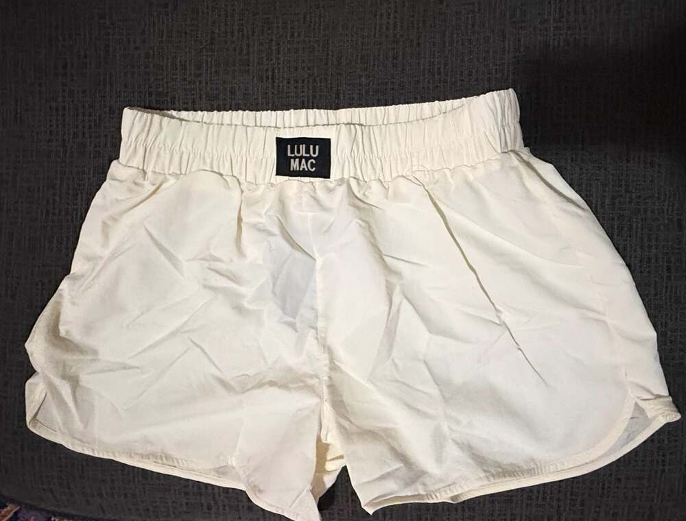 Lulu Mac OG Solid Elastic Waistband Casual Shorts in White